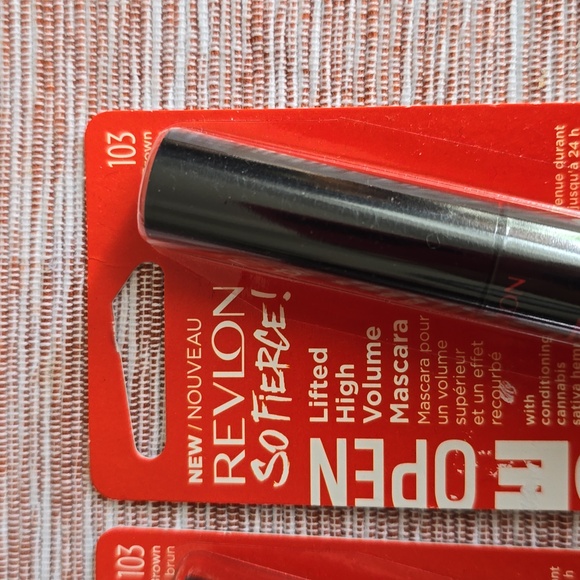3 REVLON BRAND WOMENS BLACK & BLACK BROWN "SO FIRECE" HIGH VOLUME MASCARA BUNDLE - Picture 4 of 10